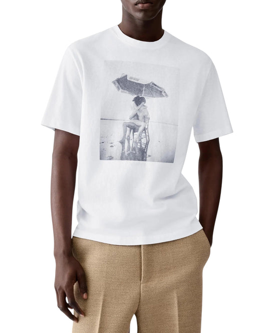 MAISON LUXURY white unisex t-shirt with a photographic print on the front, featuring a crew neck and short sleeves.