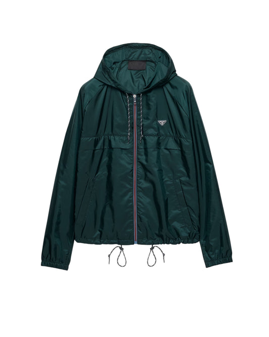 Blouson MAISON LUXURY Prada en Re-Nylon vert bouteille avec capuche, fermeture zippée et logo triangulaire en métal
